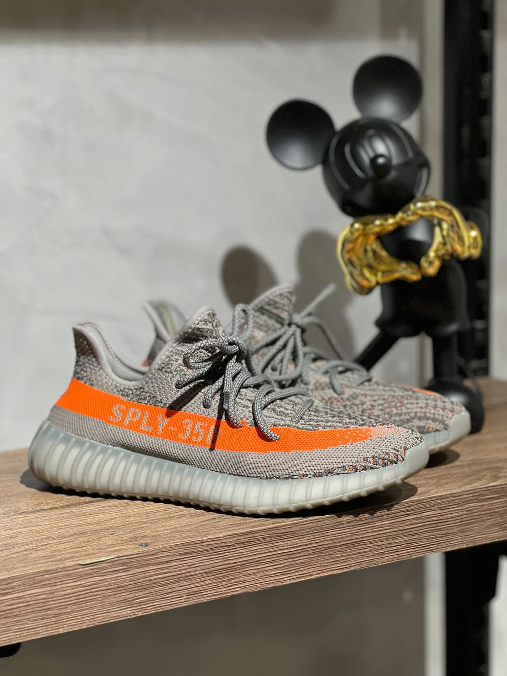 ZAPATO YZY BELUGA