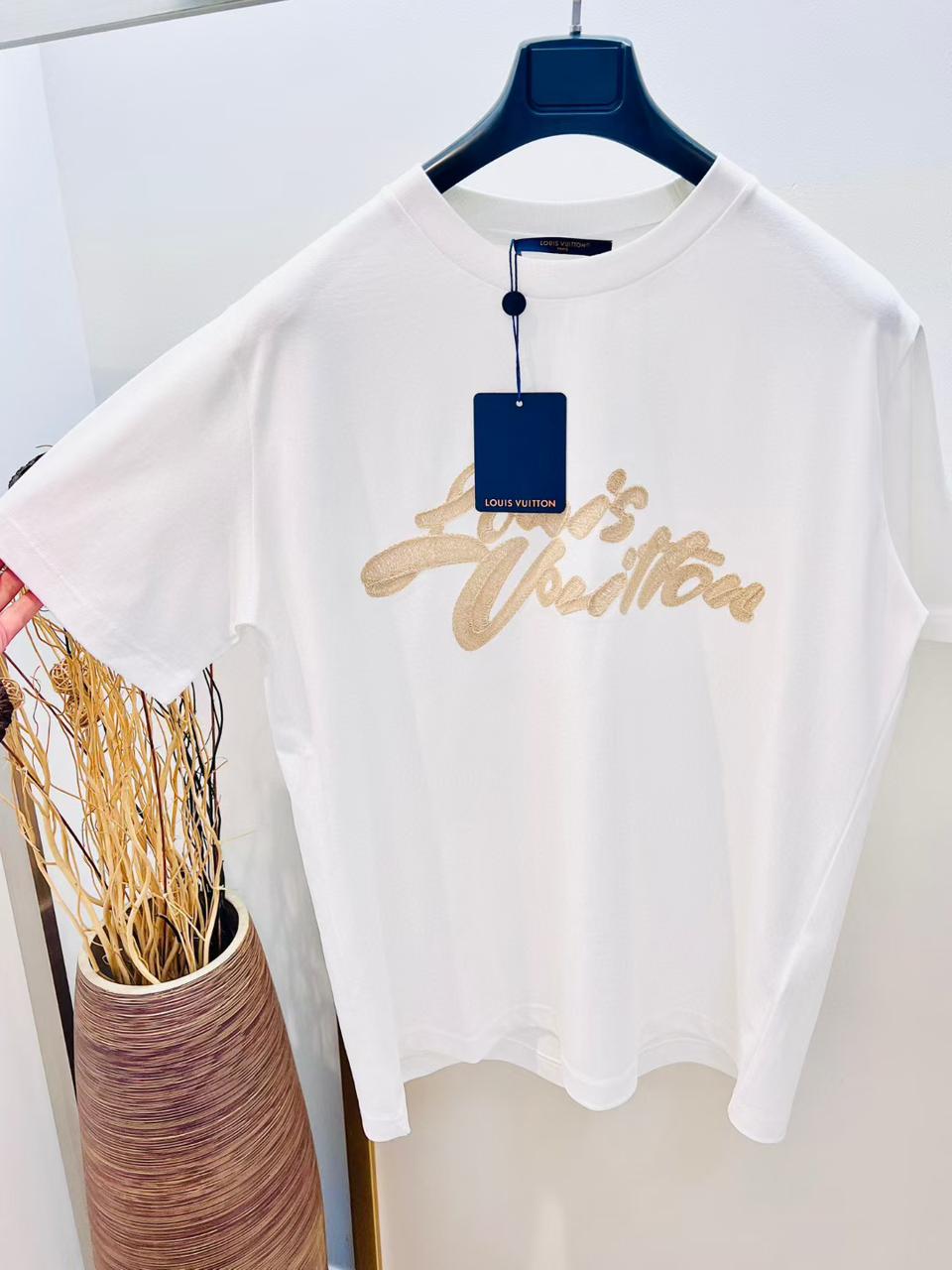 CAMISETA LV GOLD SIGNATURE