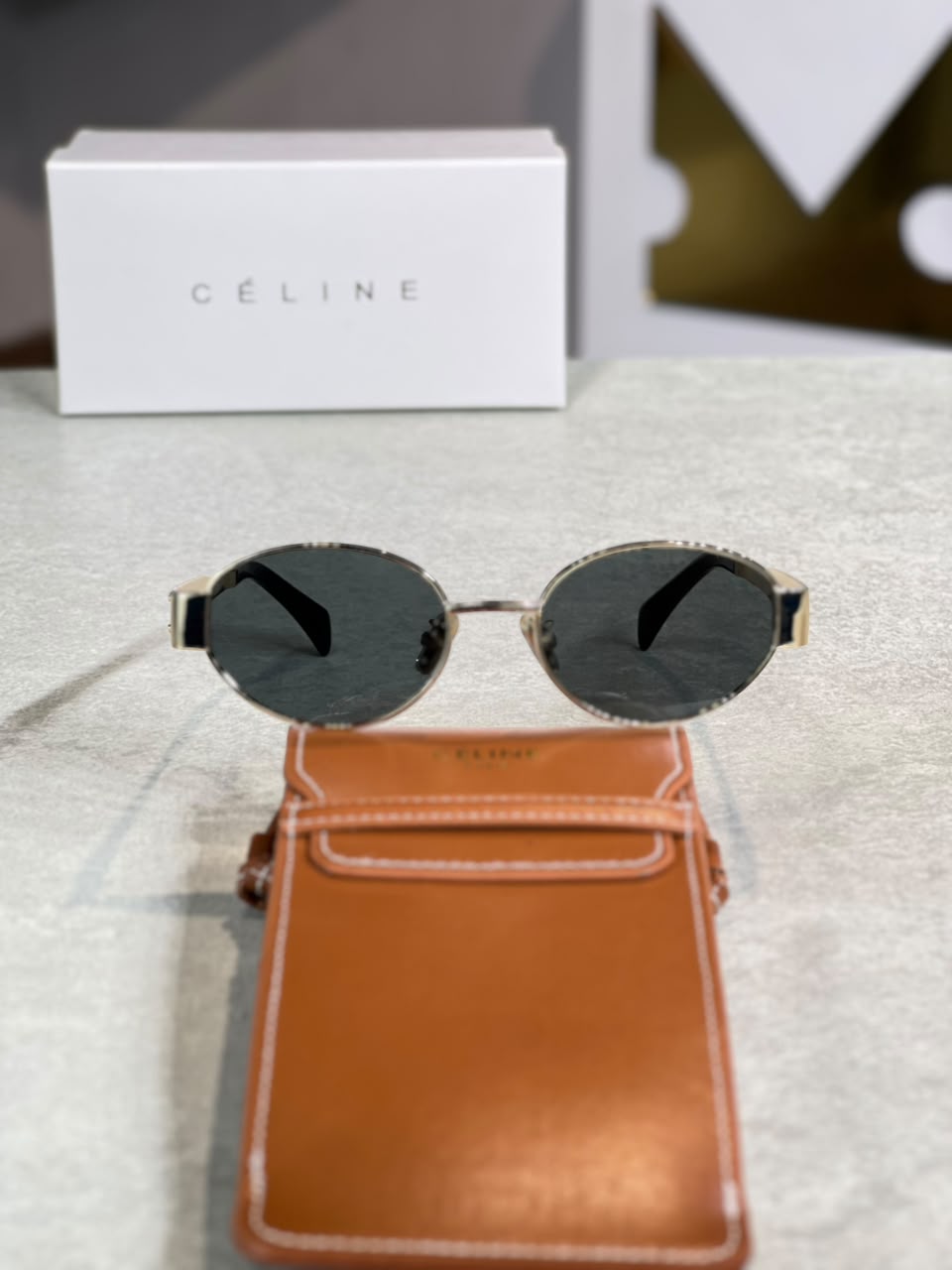 Gafas Celine Ovalada Negra Dorada