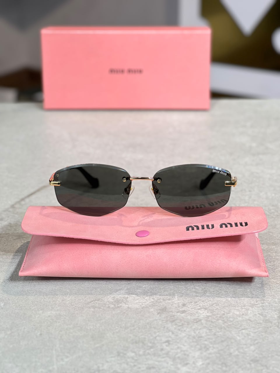 Gafas Miu Miu Rectangular Negra Metal