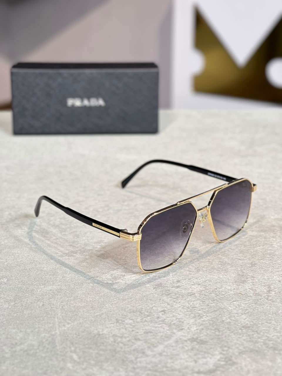 Gafas Prada Aviador Negra Dorada