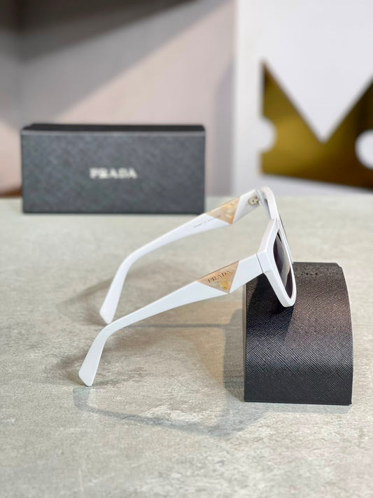Gafas Prada cat eye blanca, perfil